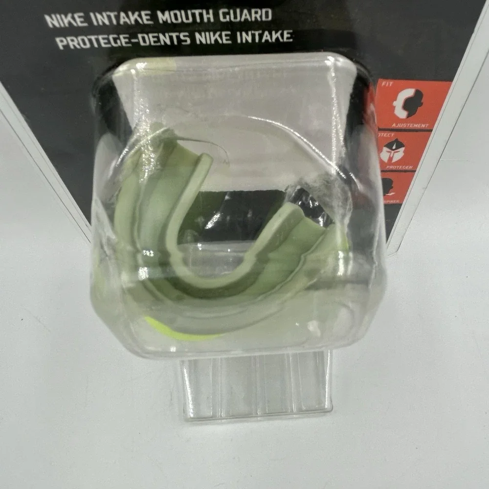 NIKE GREEN INTAKE MOUTH GUARD JUNIOR NEW‎ IN PACKAGING O-FLOW PATENTED BREATHING